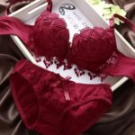 Sexy plain lingerie set for women, floral lace push up bra.